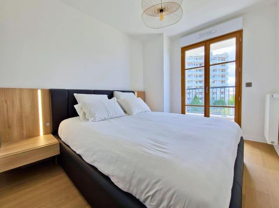 Sublime Appartement 4 Etoiles Neuf T3 Aputeaux 61M2 Proche La Defense, 10M2 De Terrasse Avec Magnifique Vue Exterior photo